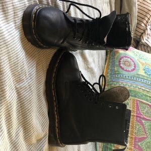 Doc dr Martin boots size 6